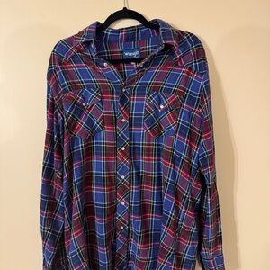 Wrangler pearl button shirt